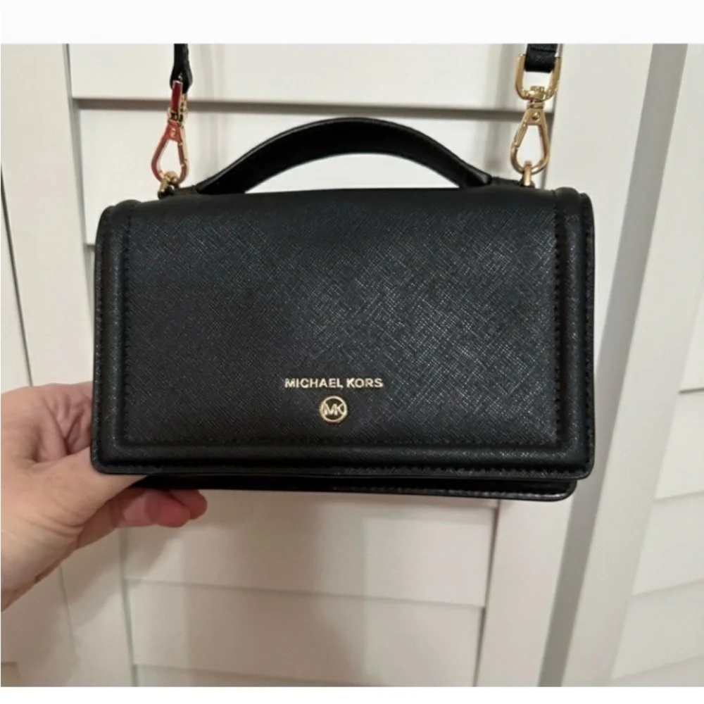 Women's Michael Kors Jet Set Charm Small Top-Handle Phone Black Cross-body Bag
